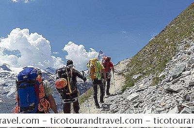 冒険 - スイスアルプスのベスト5日間のハイキング