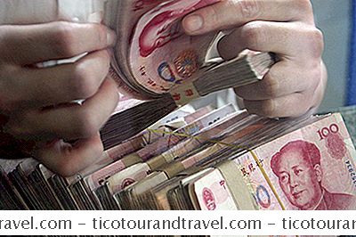 Wie Man Bargeld Erhält, Trägt Es Und Kauft Mit ATM Und Kreditkarten In China