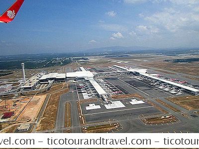 Kategori Asya: Kuala Lumpur'Daki Klia2 Havalimanı Terminali