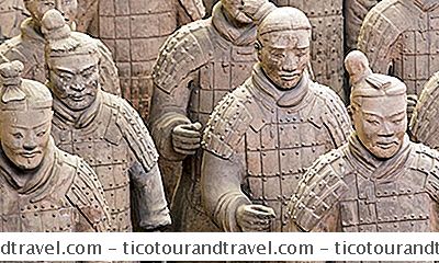 Hướng Dẫn Của Khách Truy Cập Đến Bảo Tàng Chiến Binh Terracotta Ở Xi'An