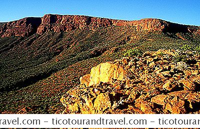 호주 및 뉴질랜드 - 후지산 Augustus : 세계 최대의 암석