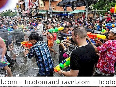 Asie - Songkran: Festival Thaïlandais De L'Eau