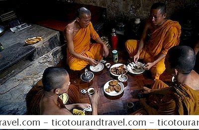 Asia - Tabellen Manners And Food Etiquette I Thailand