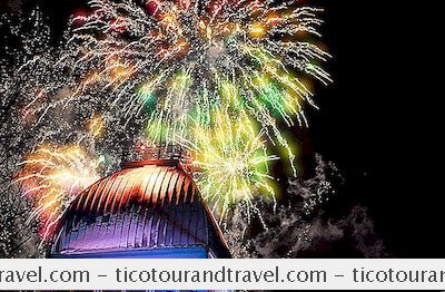 Kategori Kanada: Malam Tahun Baru Montreal 2018 Fireworks