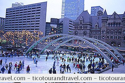 Canada - Tháng 11 Tại Toronto: Thời Tiết, Thứ Gì Cần Đóng Gói Và Những Gì Cần Xem
