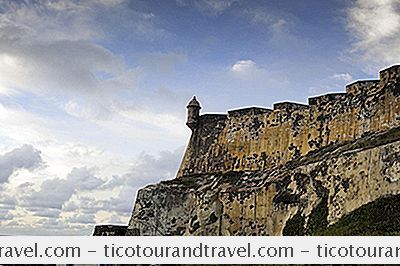 카리브해 - 푸에르토 리코의 가장 유명한 유적지 인 El Morro에 대해 모두 알아보십시오.
