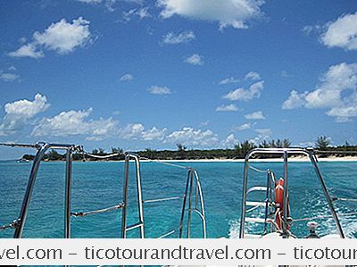 Kategori Caribien: Nassau - Blue Water Catamaran Snorkling Og Beach Tour