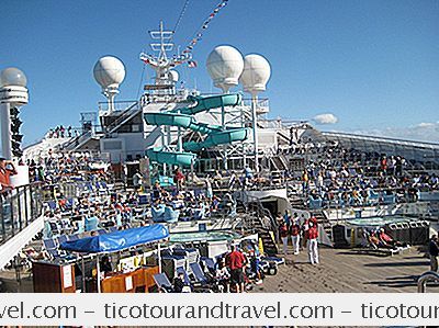 Categorie Cruises: Carnival Liberty - Buiten Dek Gebieden En Exteriors