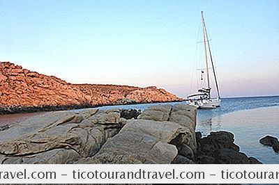 Kategori Artikel: Berlayar Yunani Dengan G Adventures