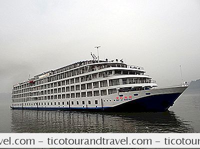 Viking River Cruises - China Land Tour Dan Yangtze River Cruise