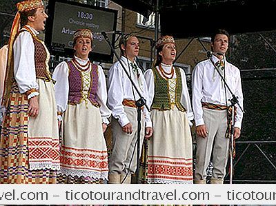 Gidilecek - Litvanya Halk Kostümleri