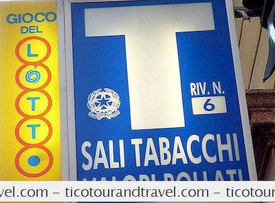 Châu Âu - Cửa Hàng Tabacchi Và Thuốc Lá Ở Ý