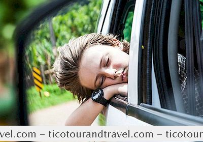 家庭旅行 - 预防儿童车祸的8种方法
