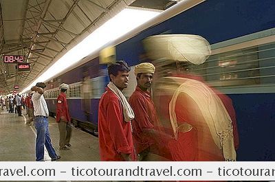 インド - デリーからジャイプールまでの6つのベスト電車