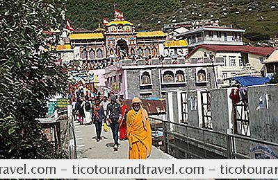 UttarakhandのBadrinath寺院：完全なガイド