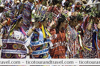 หมวดหมู่ เม็กซิโก: เทศกาล Guelaguetza ในโออาซากา