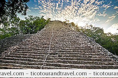 La Pirámide De Nohoch Mul En La Península De Yucatán En México