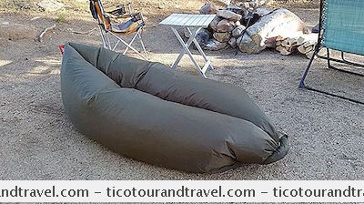บทความ - คุณควรผ่อนคลายด้วยเปลญวน Lamzac Inflatable Hammock?
