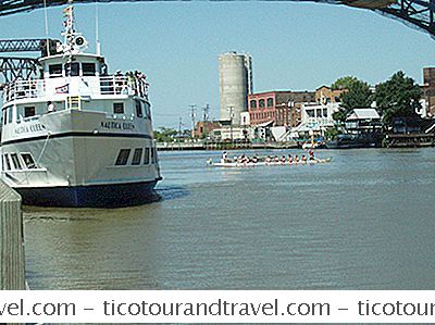 Kategorie Spojené Státy: Cleveland'S Nautica Královna Večeře A Jezero Erie Plavby