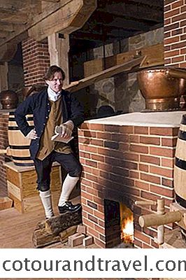 George Washington'S Whisky Distillery Và Gristmill Tại Mount Vernon