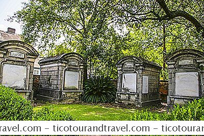 类别 美国: 拉斐特公墓在新奥尔良
