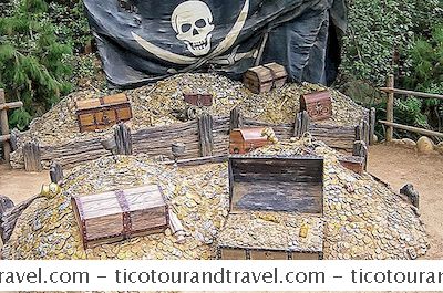 Pirate'S Lair Trên Đảo Tom Sawyer