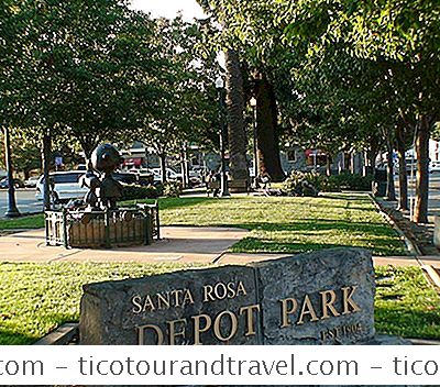 Machen Sie Einen Rundgang Durch Santa Rosas Railroad Square
